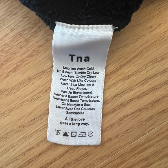 Aritzia (TNA) Crewneck Colour Block Sweater - Picture 4 of 4